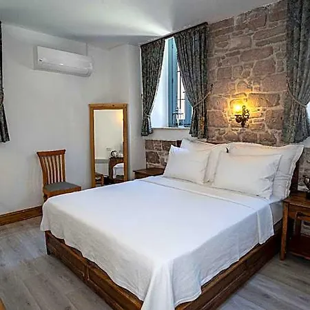 Pietra Hotel 3*