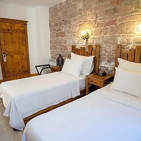 Pietra Hotel 3*